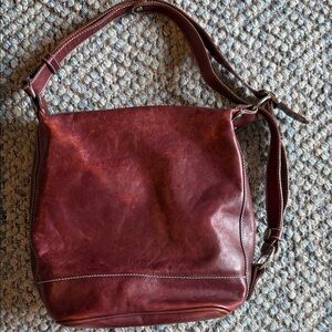 I Medici Leather Shoulder Bag in Deep Burgundy